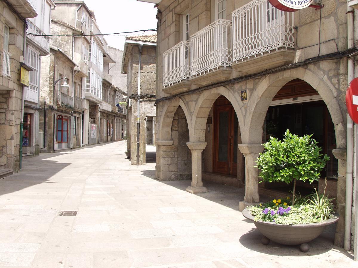 Apartamento La Iglesia Caldas De Reis Bagian luar foto